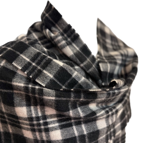 FRAAS  Black & White Wool Plaid Scarf 🇩🇪 – NWT - Picture 3 of 11